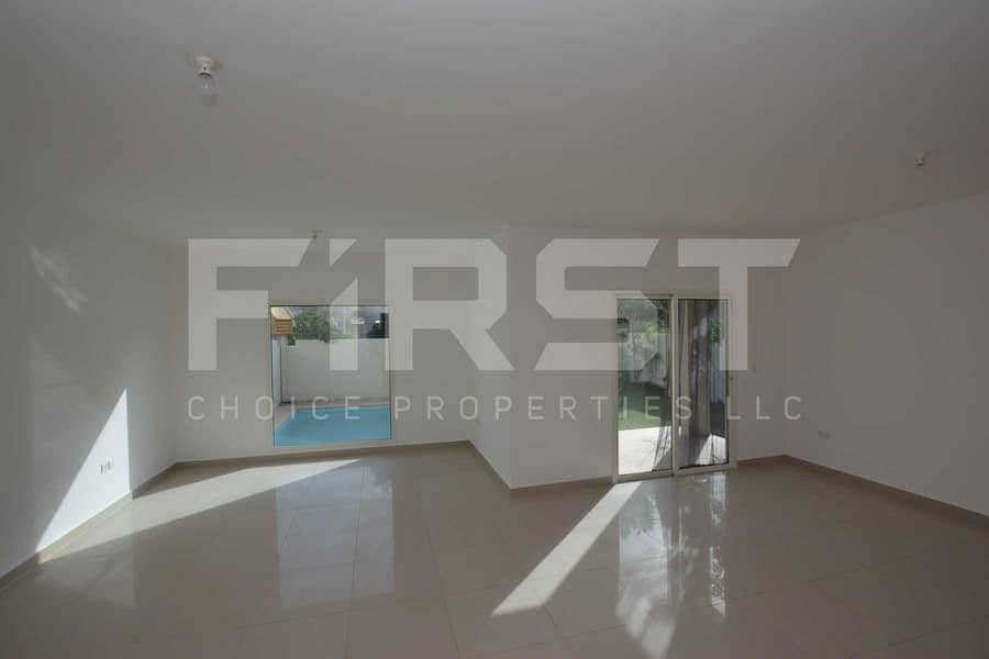 2 Internal Photo of 5 Bedroom Villa in Al Reef Villas (14). jpg