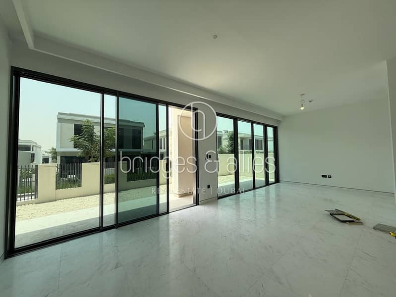 CANVAS GARDEN SUIT | 4 BEDS | READY TO MOVE IN CANVAS GARDEN SUIT | 4 BEDS | READY TO MOVE IN