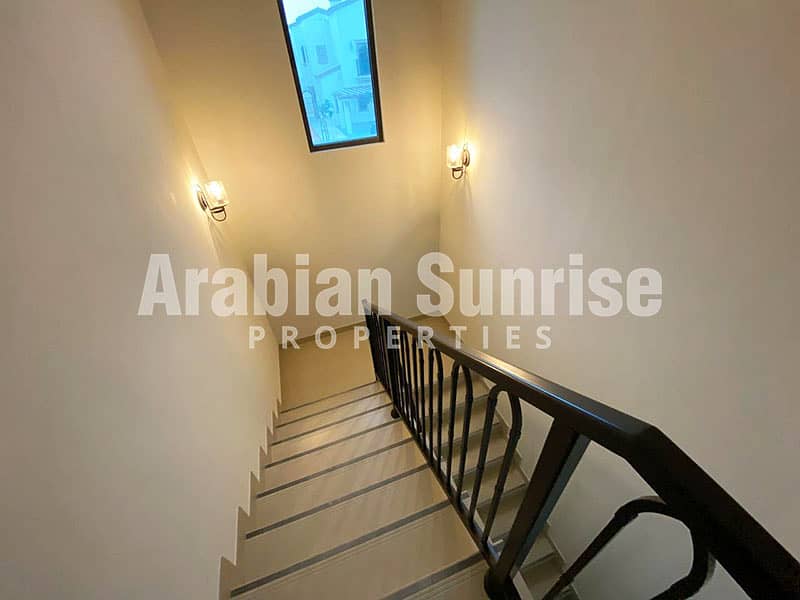 4 Cordoba-3BR-Th011-Stairs-New. jpg