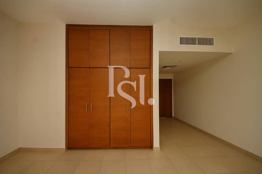 8 4-bedroom-townhouse-abu-dhabi-aldar-golf-gardens-khuzama-cabinet. jpg