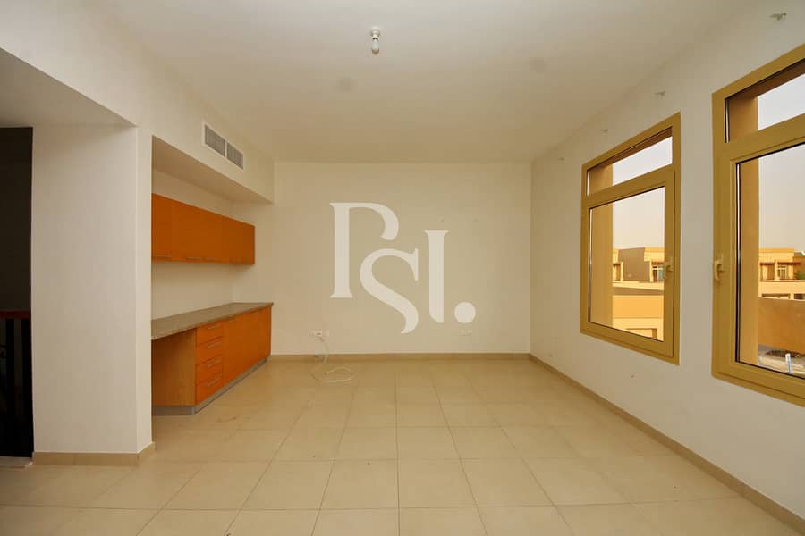 5 4-bedroom-townhouse-abu-dhabi-aldar-golf-gardens-khuzama-family-living. jpg