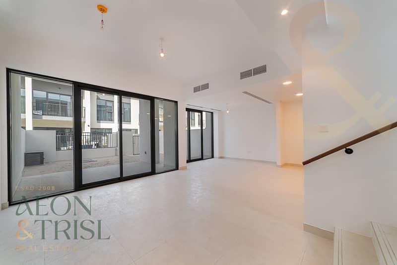 Таунхаус в Таун Сквер,Шамс Таунхаусы, 3 cпальни, 165000 AED - 11782250 Таунхаус в Таун Сквер,Шамс Таунхаусы, 3 cпальни, 165000 AED - 11782250