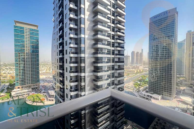 Spacious 1 Bedroom with Balcony Near to Metro Spacious 1 Bedroom with Balcony Near to Metro