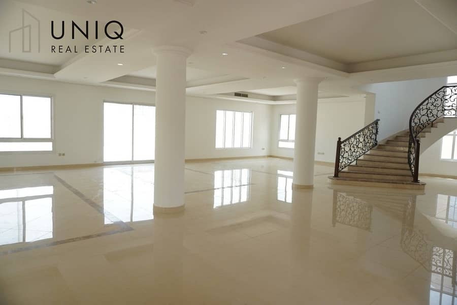 3 Living Area 2. jpeg