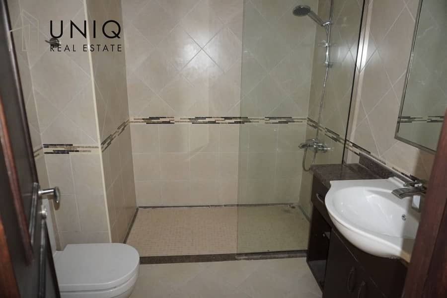 17 Bathroom 10. jpeg
