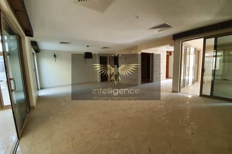 High-Class Huge Villa with Private Pool! High-Class Huge Villa with Private Pool!