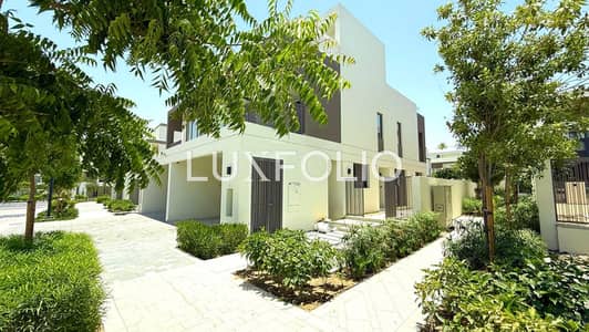 4 Bedroom Villa for Sale in Tilal Al Ghaf, Dubai - Great Location | Closed Kitchen | Live Sky Suite
