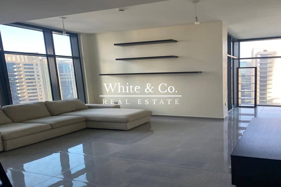 Metro | Biggest Layout | Furnished Unit Metro | Biggest Layout | Furnished Unit