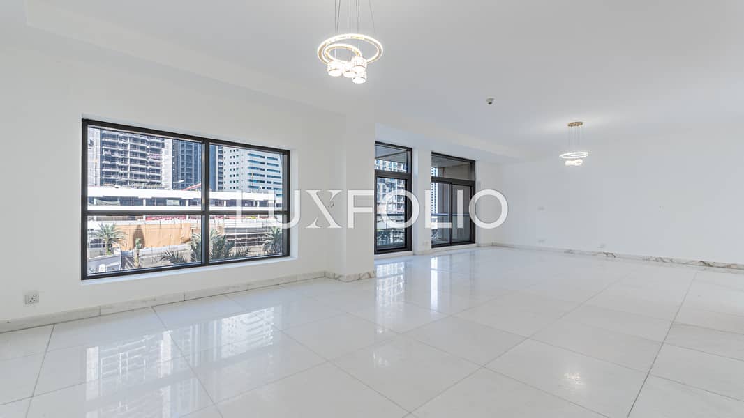 Luxury 3BR | Prime Location | Best Deal