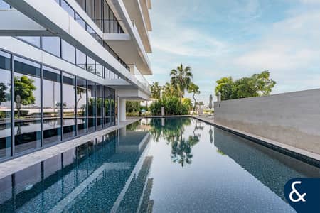 1 Bedroom Apartment for Sale in Palm Jumeirah, Dubai - Exclusive | Luxury Residences | Beach front