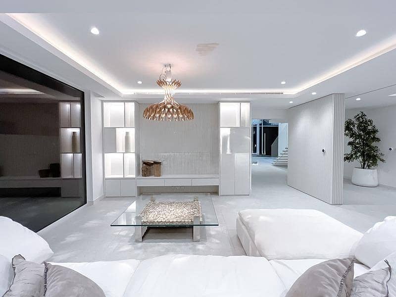Upgraded | Smart Home | Large Pool | Lake View Upgraded | Smart Home | Large Pool | Lake View