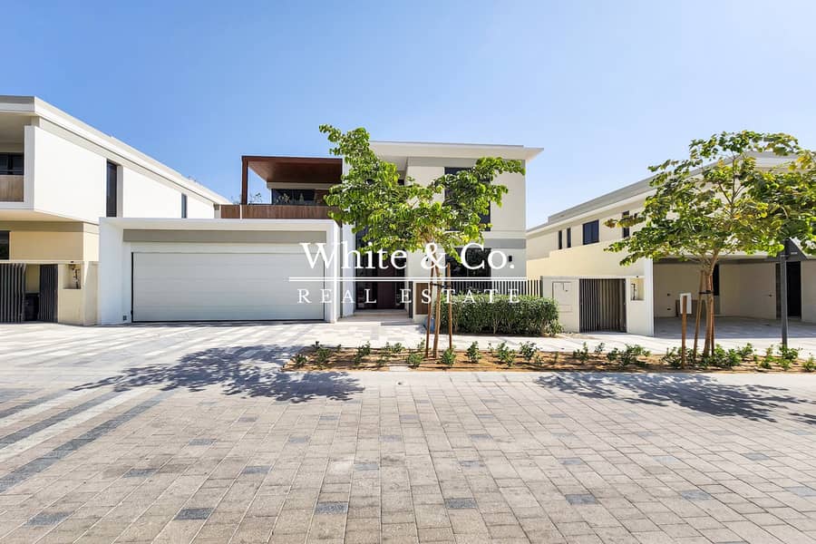 Custom Extended | Landscaped | Near Pool Custom Extended | Landscaped | Near Pool