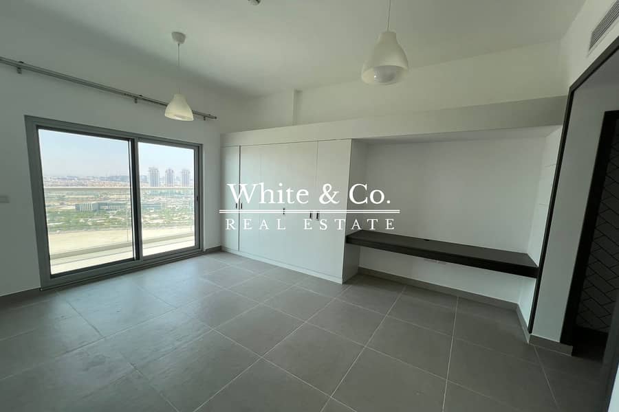 SPACIOUS STUDIO |FULLY FURNISHED |BALCONY SPACIOUS STUDIO |FULLY FURNISHED |BALCONY