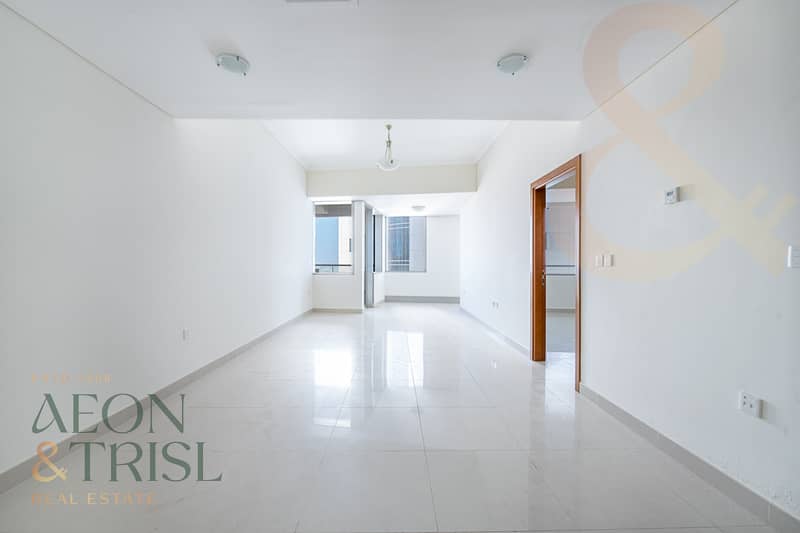 By Beach with Sea view |Largest Unit |Chiller Free By Beach with Sea view |Largest Unit |Chiller Free