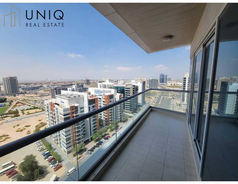 16 Balcony 1. jpg