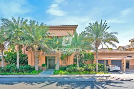 5 Bedroom Villa for Sale in Palm Jumeirah, Dubai - Extended Signature Villa | Vacant | Fully Upgraded