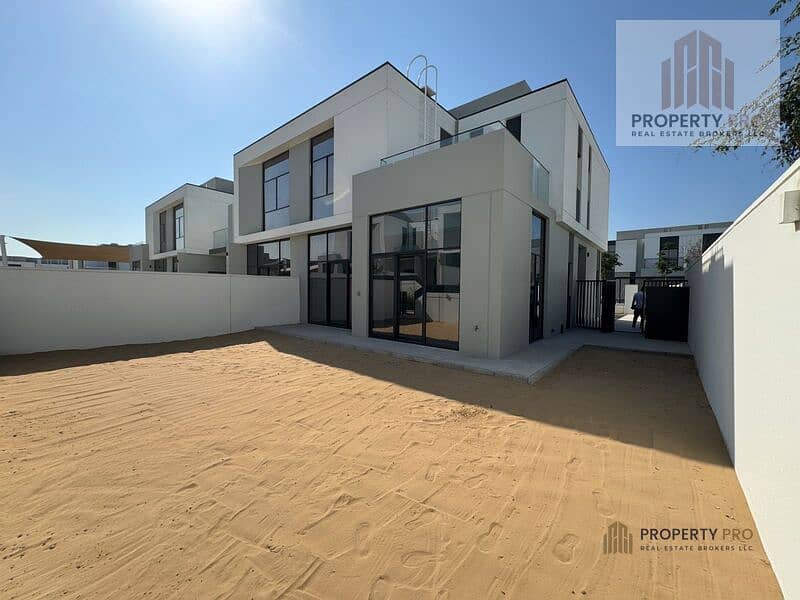4 BEDROOM | GATED COMMUNITY |CORNER