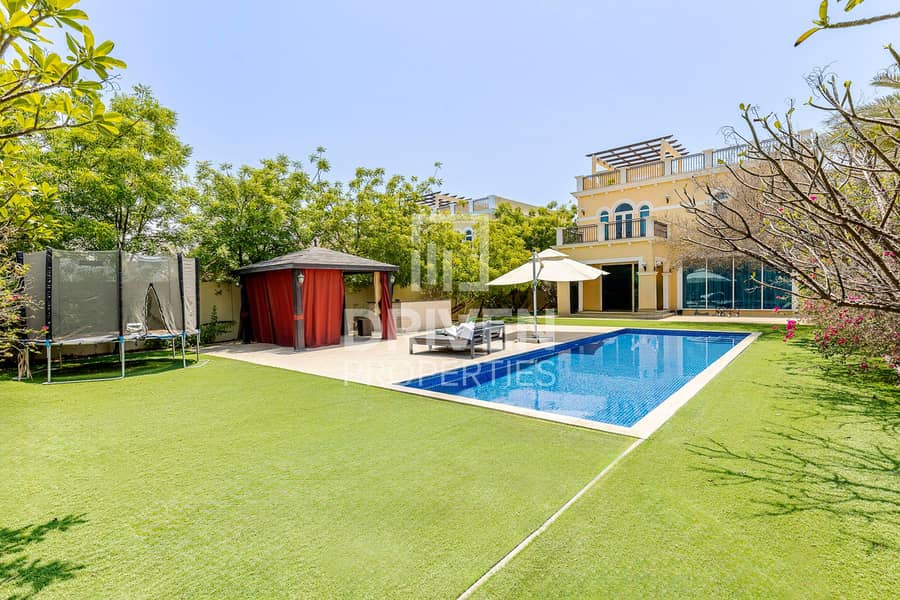Single Row Villa | Private Pool | Large Plot Single Row Villa | Private Pool | Large Plot