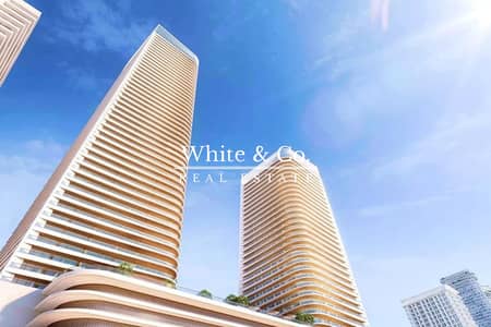 2 Bedroom Apartment for Sale in Dubai Harbour, Dubai - Sea View | High - Floor | Private Beach