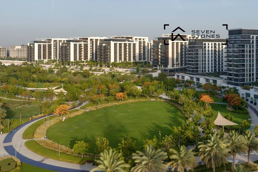 Pool and Garden View | High Floor | Vida Interior Pool and Garden View | High Floor | Vida Interior