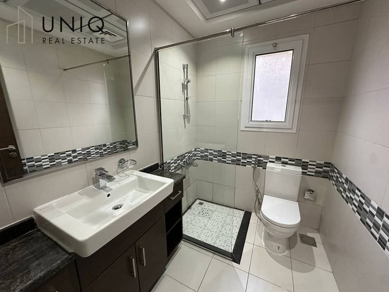 23 Bathroom 3. jpeg