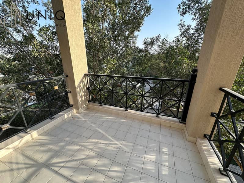 25 Balcony . jpeg