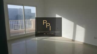 Spacious 4-BR | Road & Community View