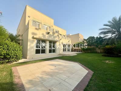 4 Bedroom Villa for Rent in The Meadows, Dubai - Upgraded | Spacious Garden | Park Backing