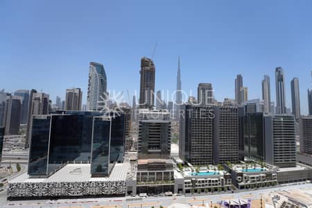 2 Bedroom Flat for Rent in Business Bay, Dubai - buisness bay Direct Burj khalifa screen view