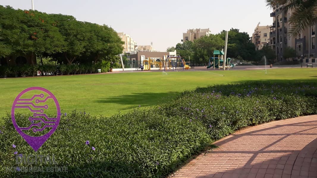 10 Garden. jpg