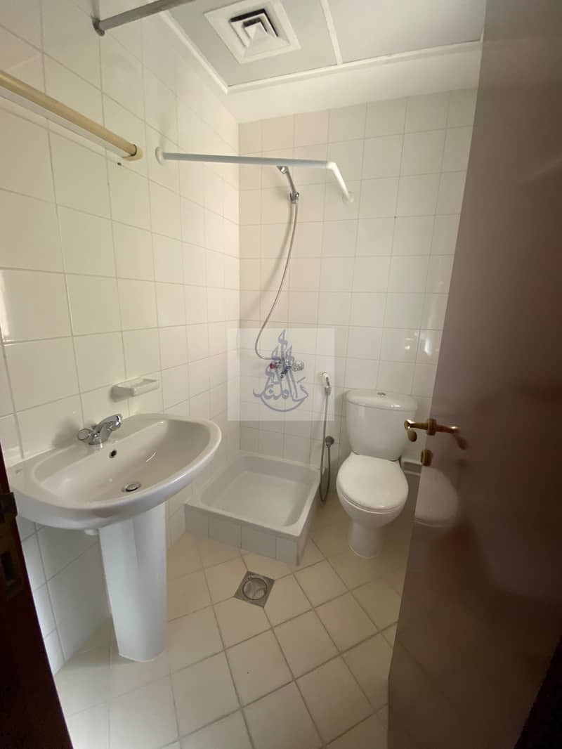 12 9d500851-5bf7-4bd3-abf0-4e6ef3ea0c79. jpg