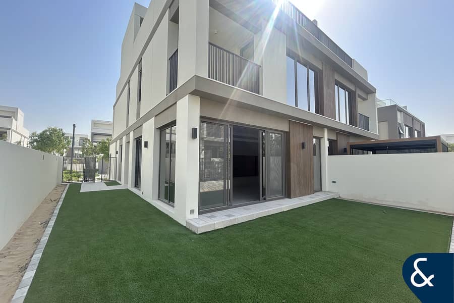 Landscaped | Appliances | Close to pool Landscaped | Appliances | Close to pool