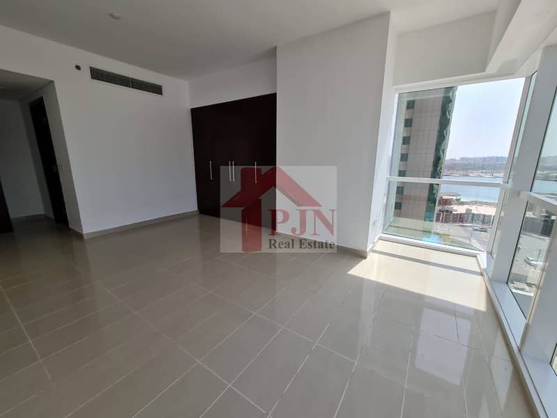 4 5f7692e8-efa0-40da-9cad-a82bfc80b9b2. jpg