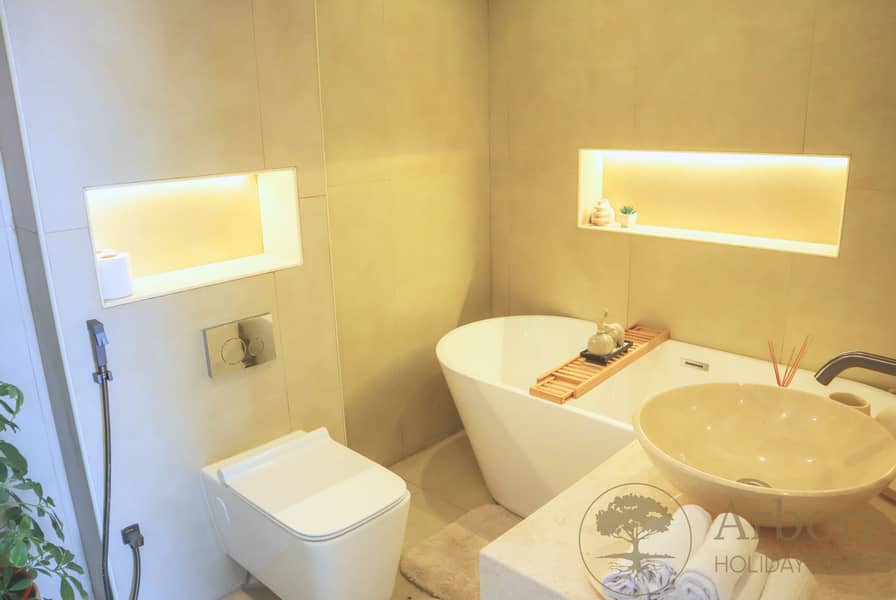 17 Bathroom 1. jpg