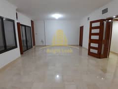شقة في شارع الكورنيش 4 غرف 105000 درهم - 11837667