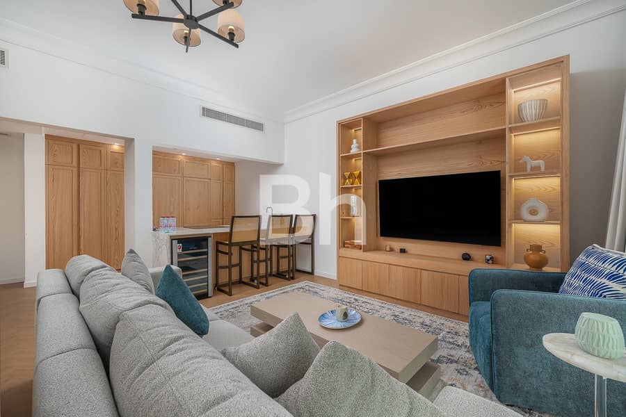 Vacant Now | Upgraded | Fully Furnished Vacant Now | Upgraded | Fully Furnished
