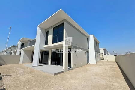 5 Bedroom Villa for Sale in Tilal Al Ghaf, Dubai - Grand Interiors | Luxury Villa | Ready Deal