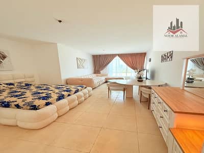Studio for Rent in Al Khan, Sharjah - 366c5ea4-9afa-4780-80d2-faee37e64b45. jpg