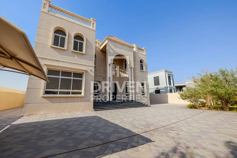 位于阿维尔城镇 5 卧室的别墅 250000 AED - 11838175 位于阿维尔城镇 5 卧室的别墅 250000 AED - 11838175