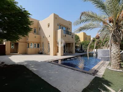 Entertainment Villa for sale with swimming pool Entertainment Villa for sale with swimming pool