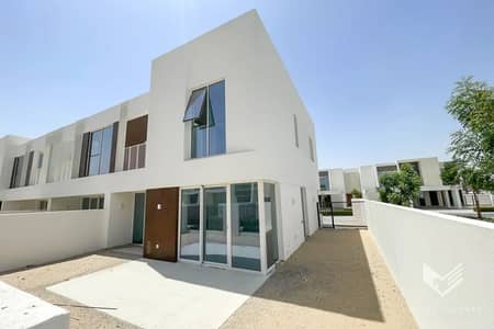 4 Bedroom Villa for Sale in The Valley by Emaar, Dubai - Single Row I Next to Pool and facilities