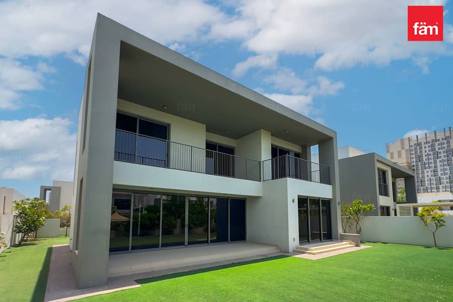 Big Plot| Type E5| Vacant| Near Pool Big Plot| Type E5| Vacant| Near Pool