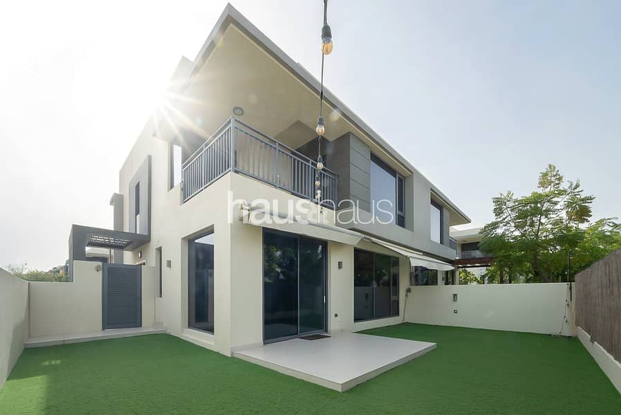 Upgraded | Vacant | Pool Backing Upgraded | Vacant | Pool Backing