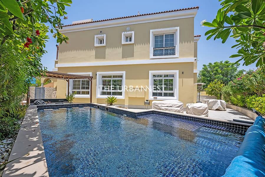 Prime Location | Custom Built | 5 Bedroom Prime Location | Custom Built | 5 Bedroom