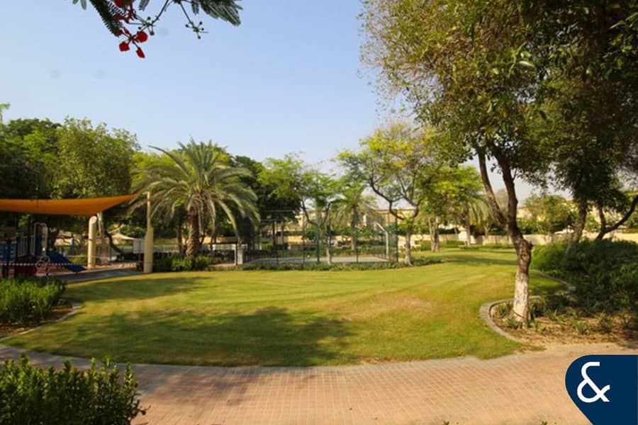 Vacant 4E | Pool and Park Views | Springs 1 Vacant 4E | Pool and Park Views | Springs 1