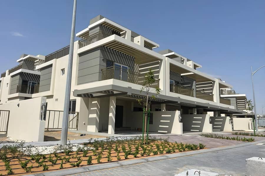 Corner Plot | Front Row | Handover Soon Corner Plot | Front Row | Handover Soon