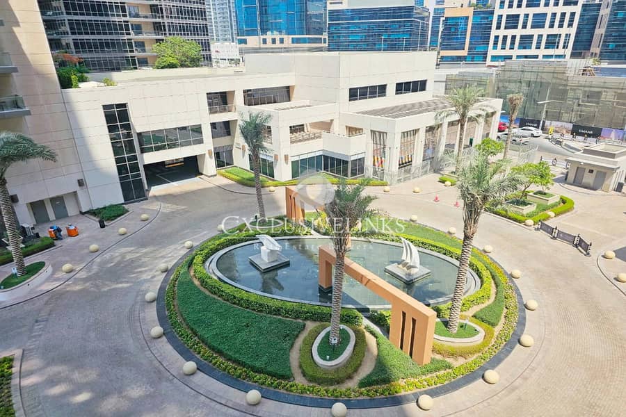 Modern | Large Layout | Vacant Modern | Large Layout | Vacant