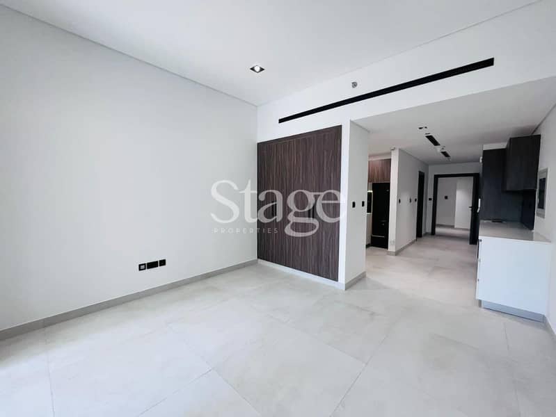 Spacious Studio | Prime Location | Ready to Move Spacious Studio | Prime Location | Ready to Move
