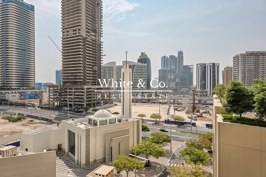 Modern | Strategic Opportunity |City View Modern | Strategic Opportunity |City View