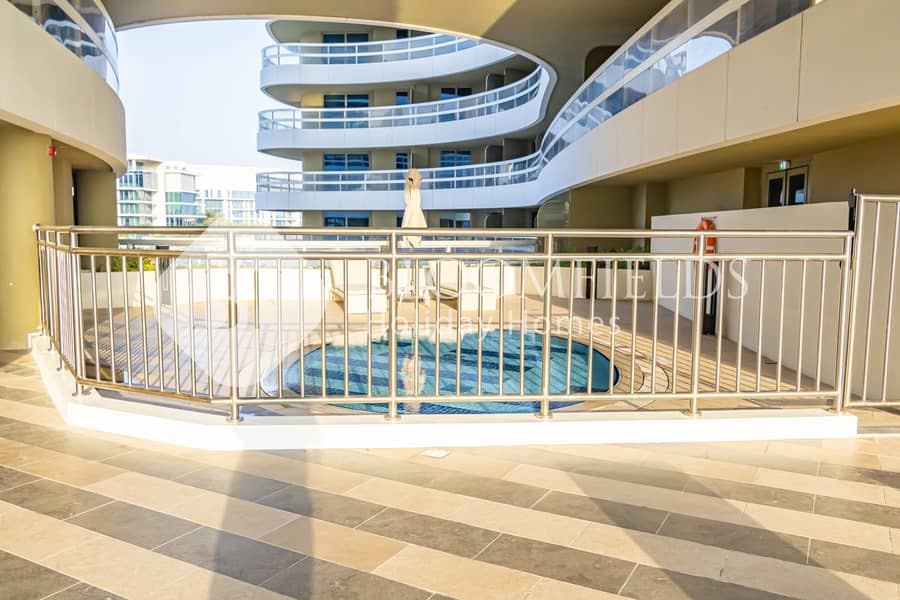 21 21 Pool. jpg